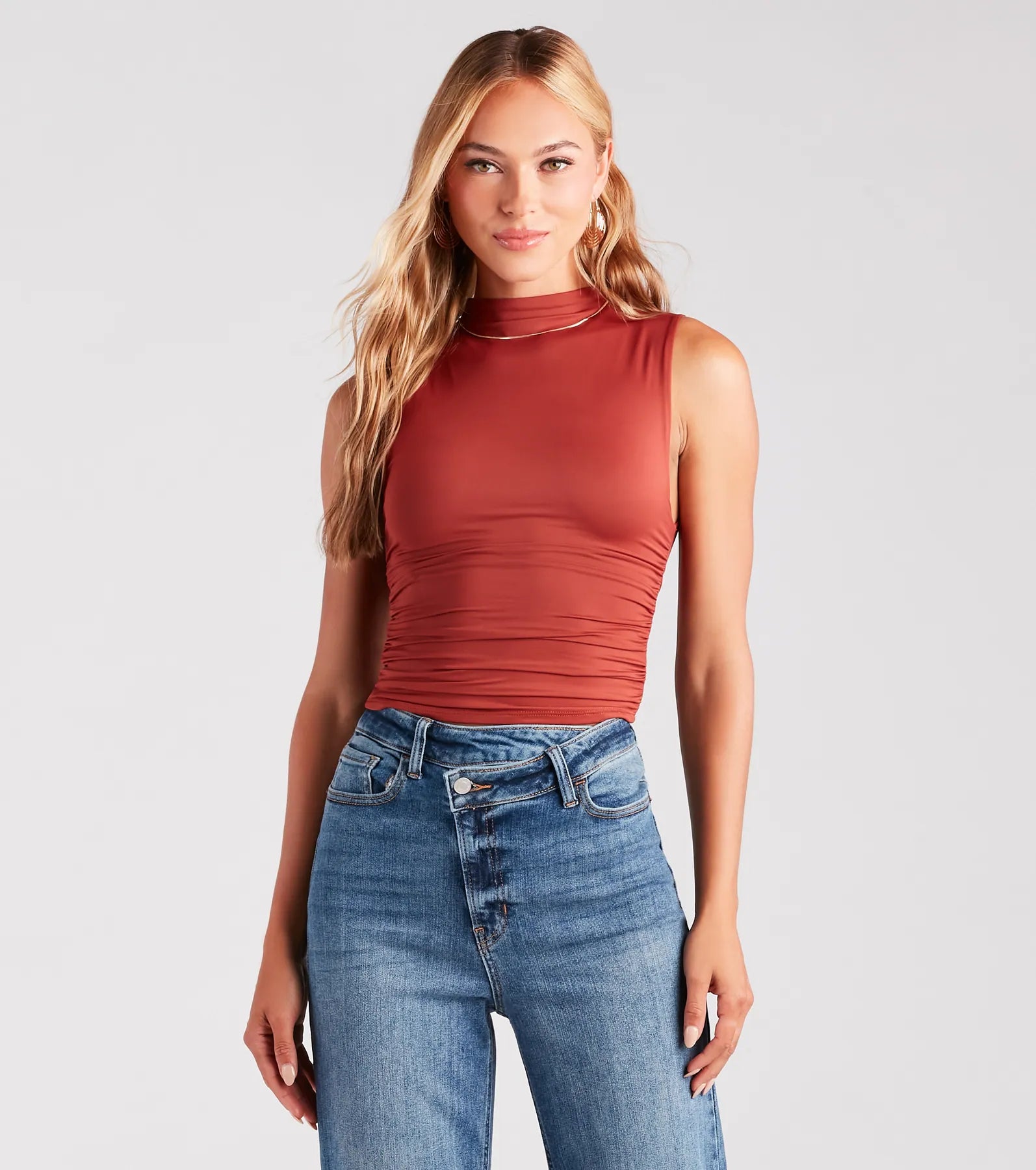 Smooth Silhouette Mock Neck Top