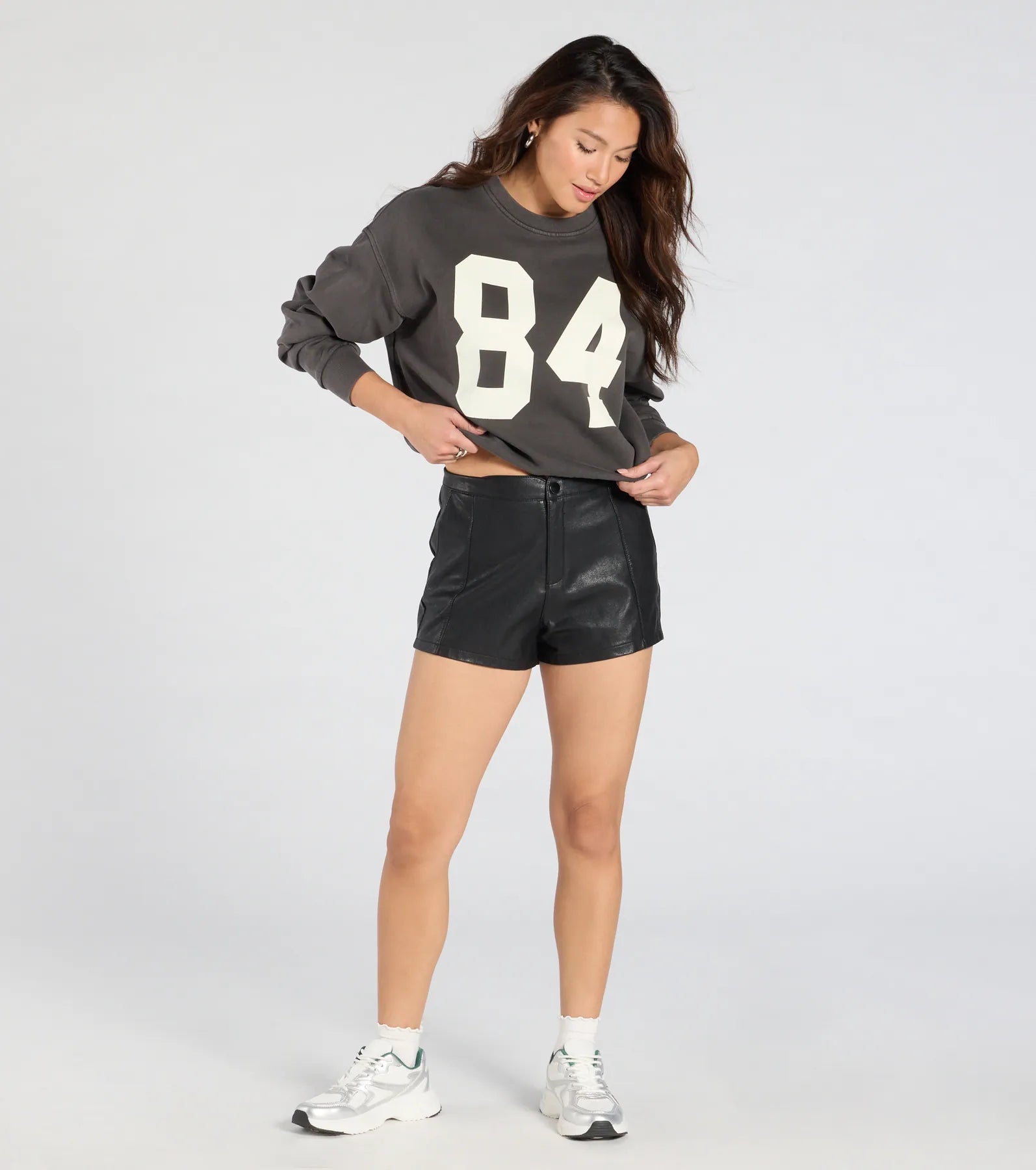 Comfy Trend 84' Graphic Sweatshirt