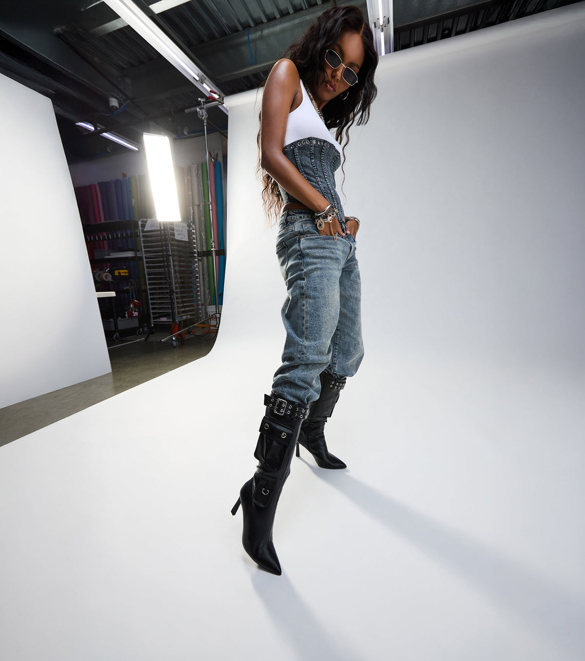 Off-Duty Cool Mid-Rise Cuffed Denim Jeans