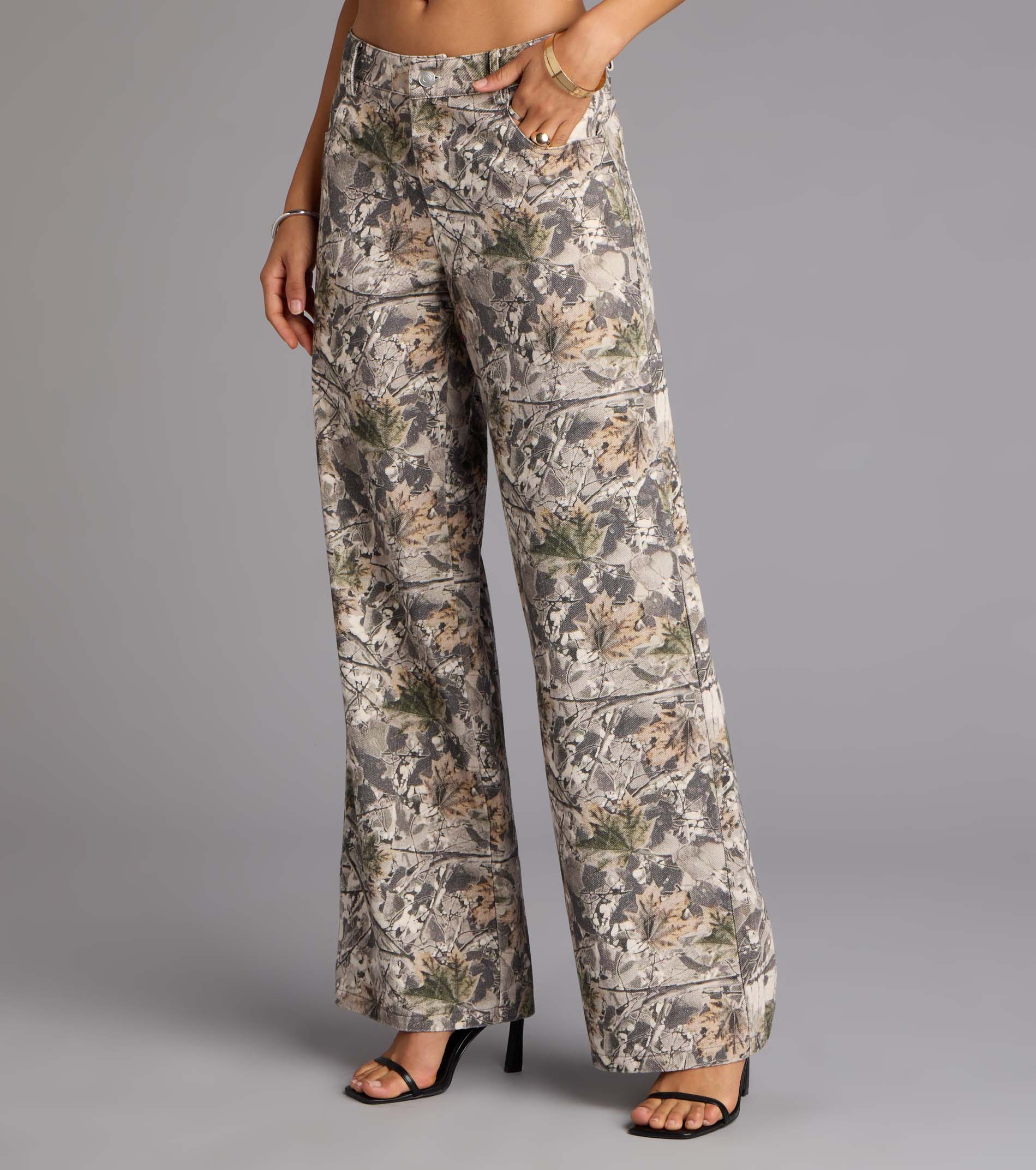 Off Duty Mid-Rise Camouflage Denim Jeans