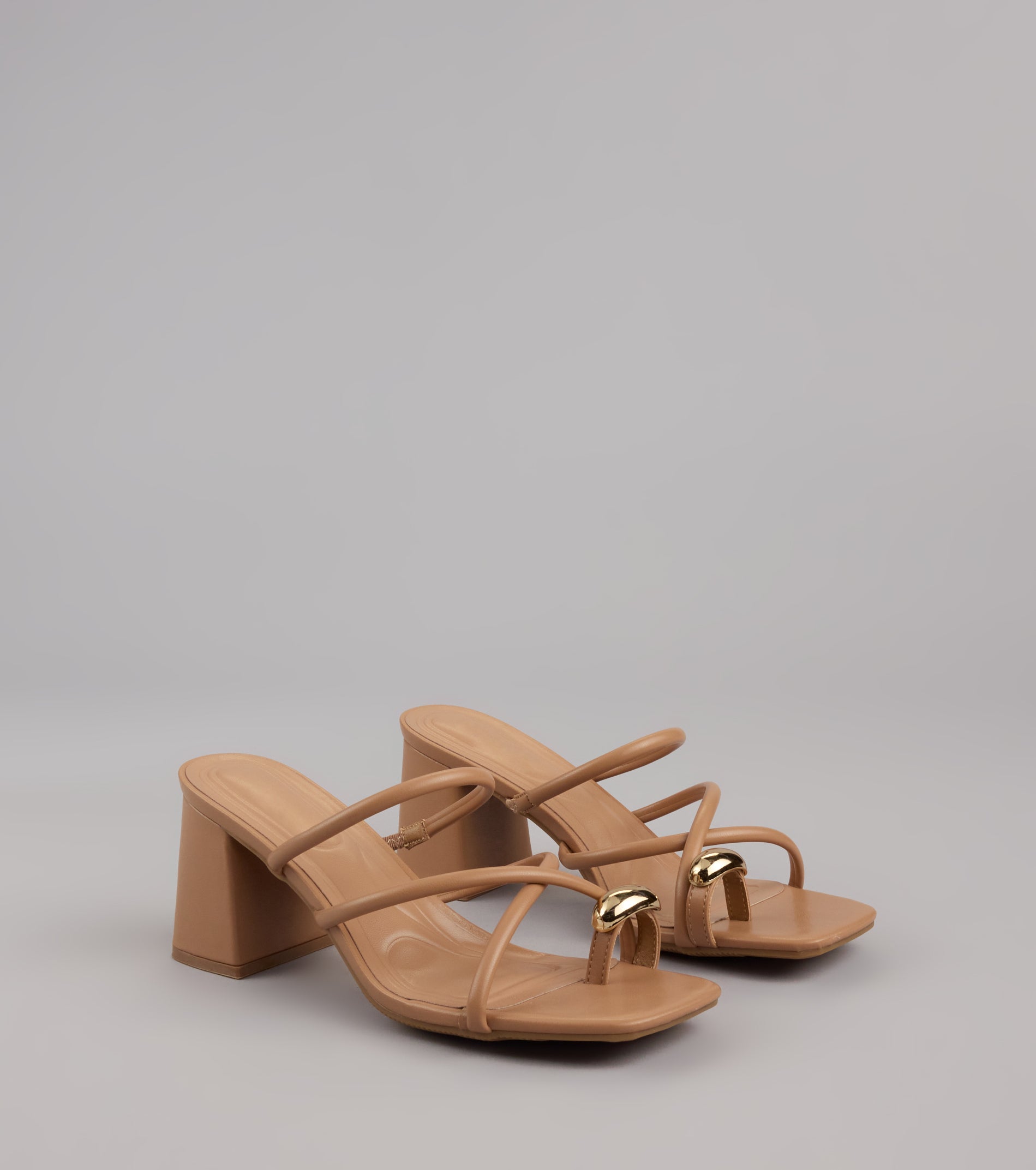 Walking Pretty Toe Ring Heels