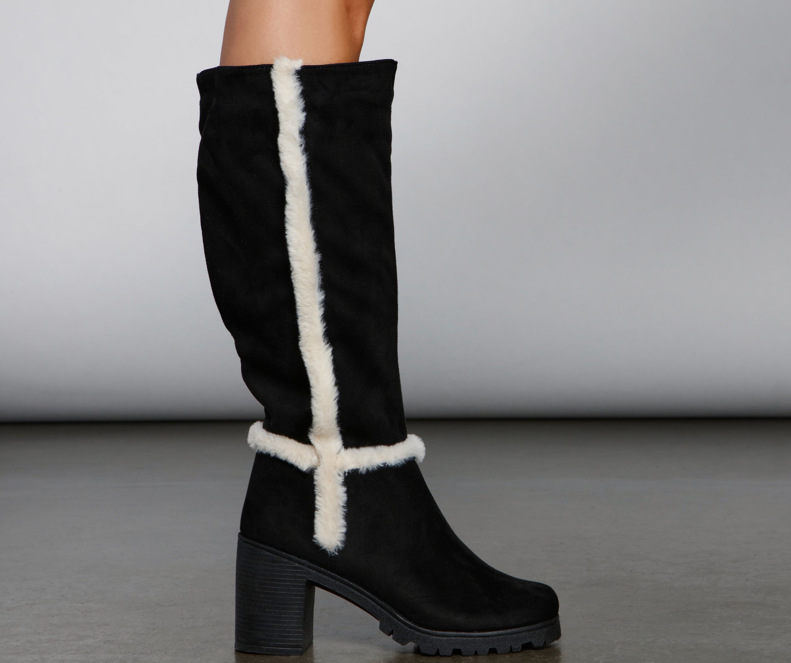 Chic And Cozy Sherpa Detailed Boots